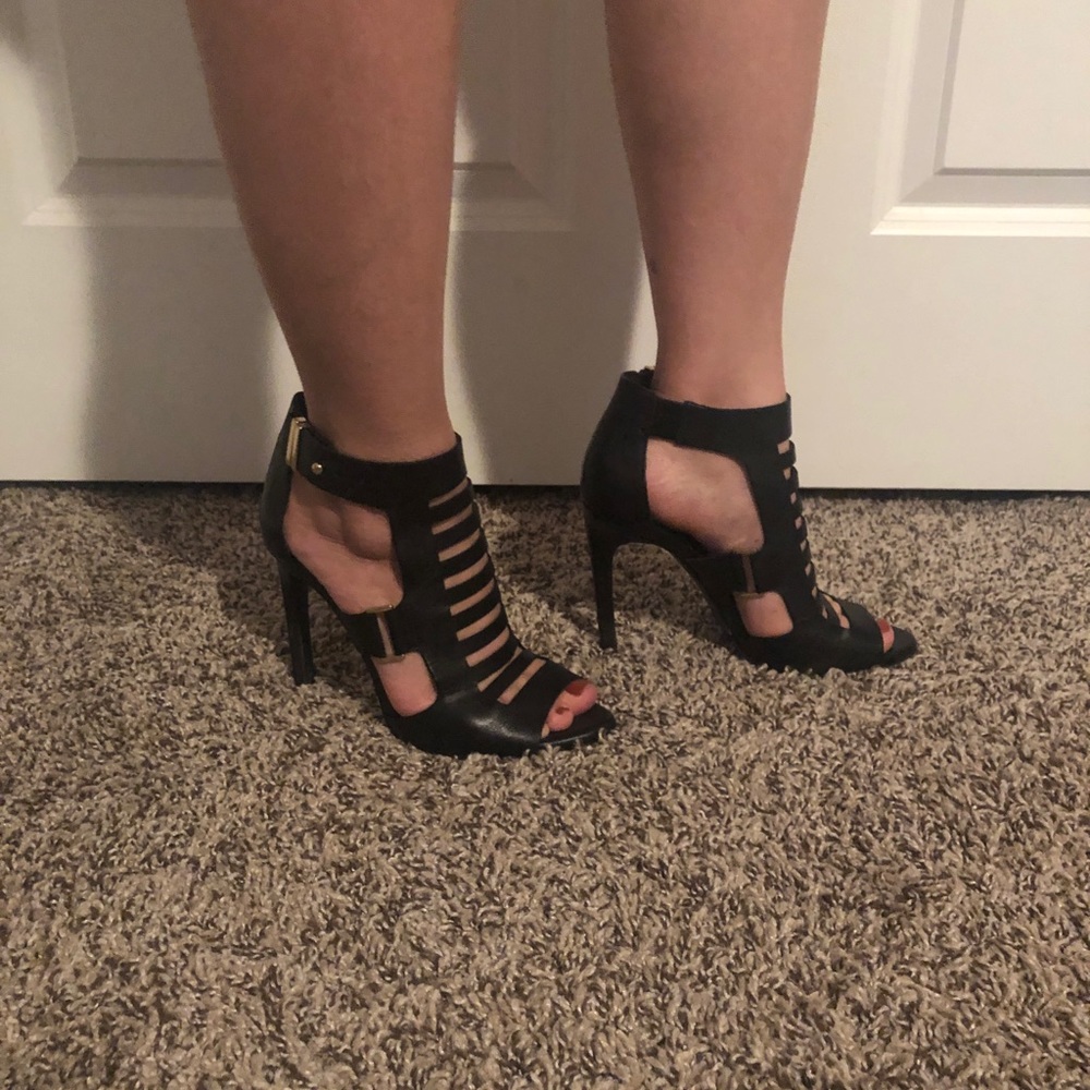 BCBG Carissa Black leather heels 7US. REDUCED!